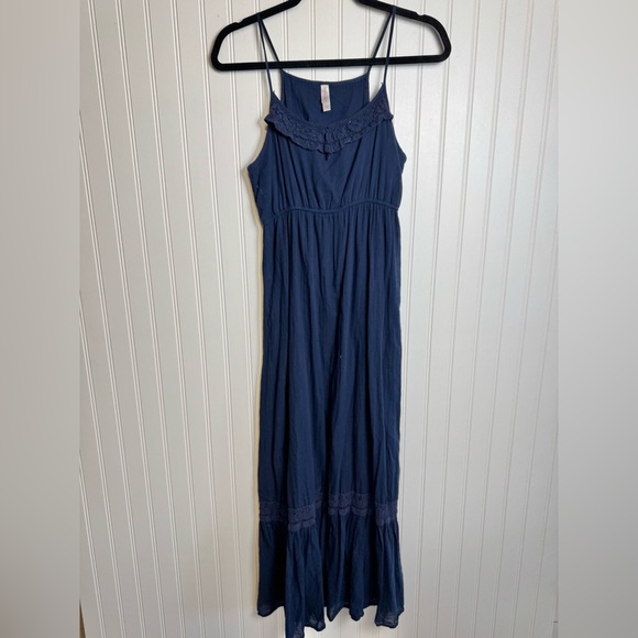 Xhileration navy sleeveless maxi dress lace detail size small C4 - Picture 1 of 5